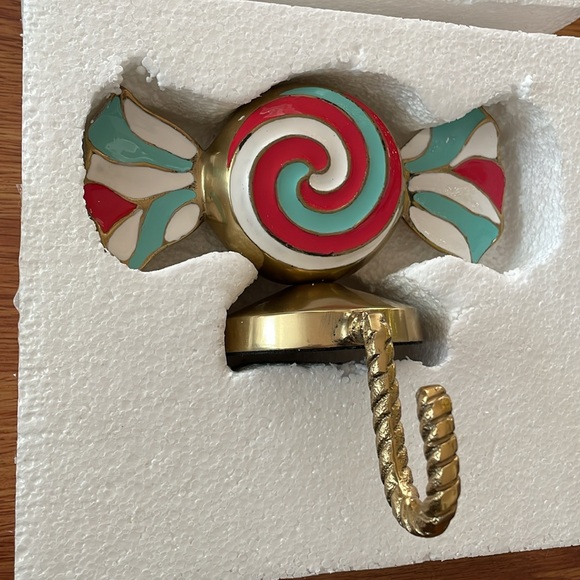 Anthropologie 🍭Peppermint Candy 🍬 Gold Metal Stocking Holder 🎅🏻 - Picture 5 of 5